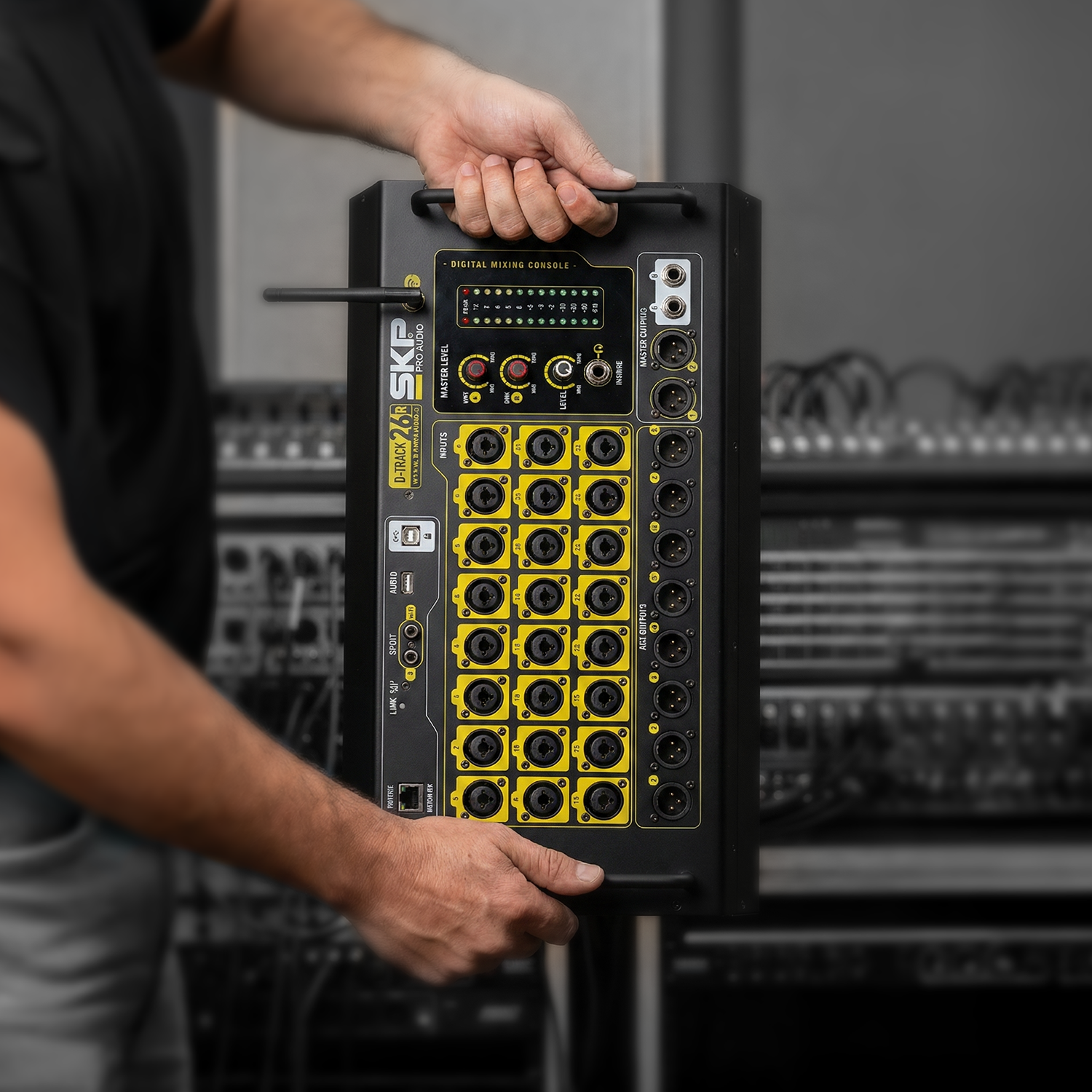 CONSOLA DIGITAL MEZCLADORA SKP D-TRACK 26R